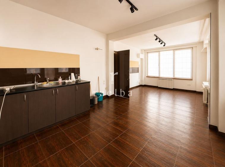 Duplex cu 12 camere cu Canalizare în Șoseaua Nordului