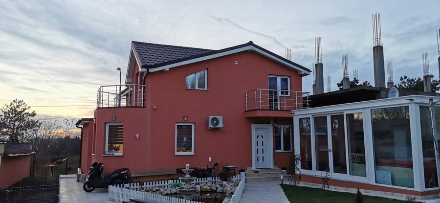 Casă cu 5 camere cu Teren 300 Mp în Central
