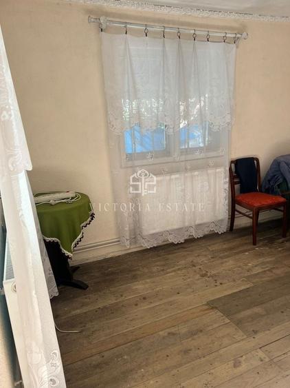 Casă individuală cu 6 camere cu Canalizare în Podenii Noi