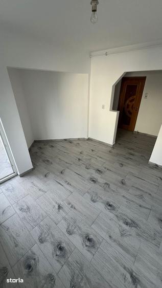 Apartament cu 2 camere RENOVAT ETAJUL 3 !!! zona Micro 16 - 9
