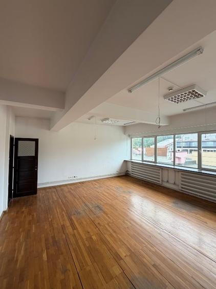Birou, de 38 mp, în Tătărași