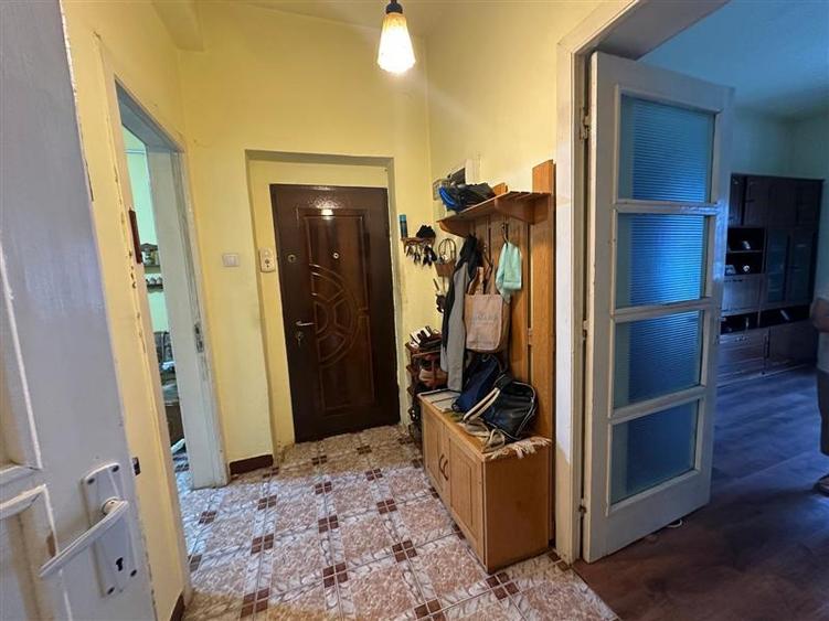 Apartament cu 2 camere decomandat în Vest
