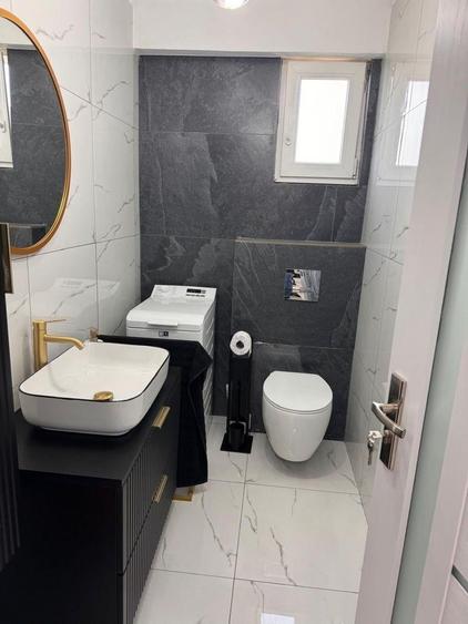 Apartament cu 2 camere decomandat, mobilat în Central