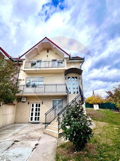 Duplex cu 7 camere cu Teren 541 Mp în Oncea