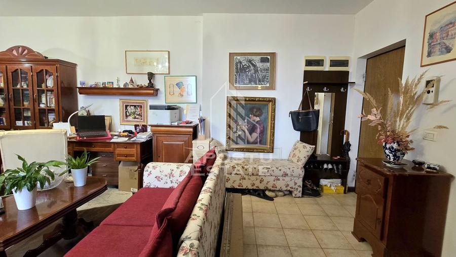 Apartament cu 2 camere semidecomandat, mobilat în Aradului