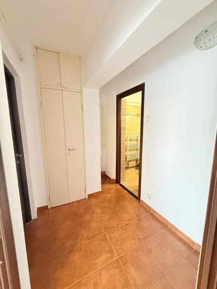 Garsonieră decomandată, mobilată în Central
