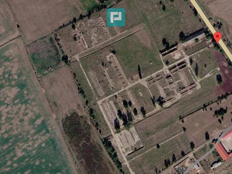 Teren de 146866 mp, în Periferie