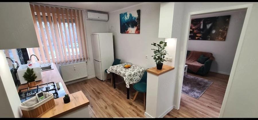 Apartament cu 2 camere decomandat în Calea București