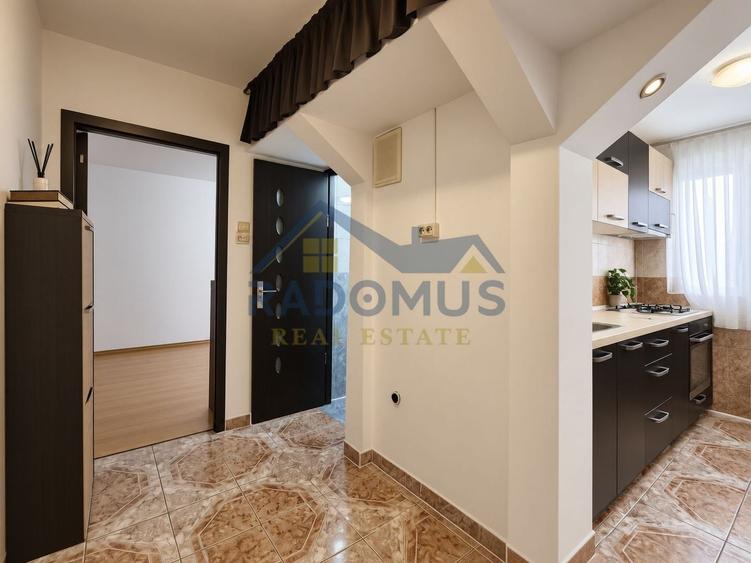 Apartament cu 2 camere semidecomandat, mobilat în Vest