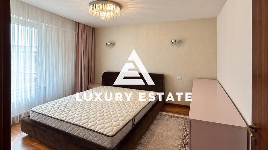 Apartament cu 3 camere semidecomandat în Herăstrău
