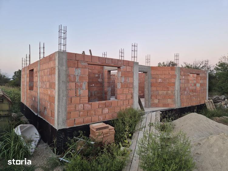 Casă cu 4 camere cu Teren 500 Mp în Snagov