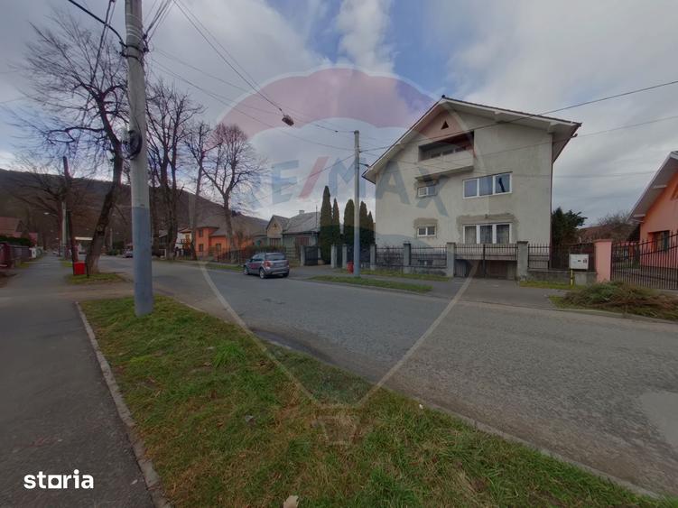 Casă cu Teren 818 Mp în Central