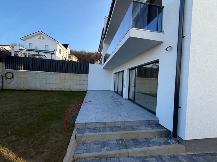 Duplex cu 4 camere cu Canalizare în Dezmir