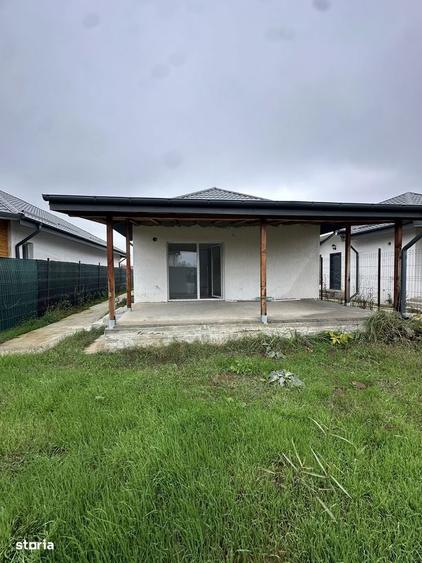 Casă cu 3 camere cu Teren 400 Mp în Domnești