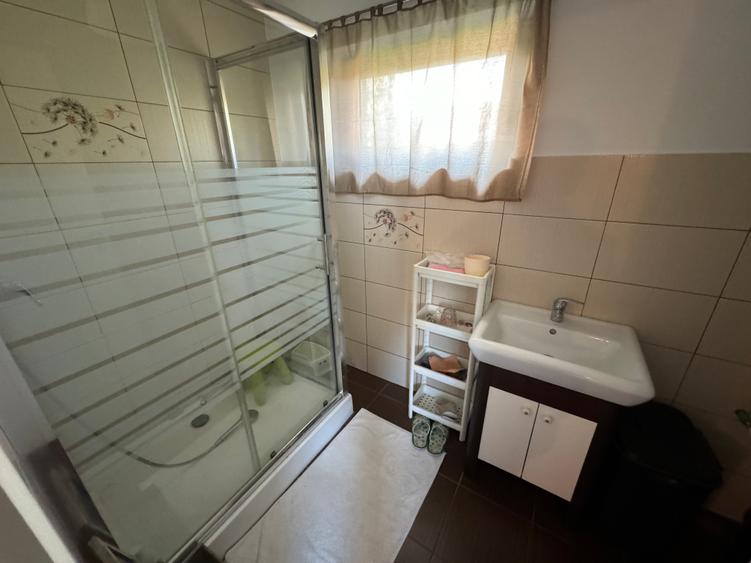 Casă individuală cu 2 camere cu Teren 1070 Mp în Lipănești
