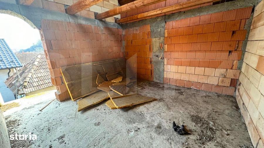 Casă cu 5 camere cu Teren 1900 Mp în Șieu