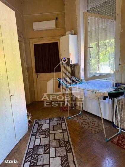 Doua case de vanzare in aceea?i curte zona Maria - 1