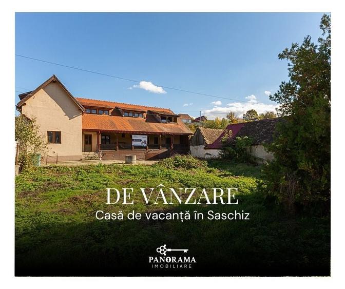 Casă individuală cu 8 camere cu Canalizare în Saschiz