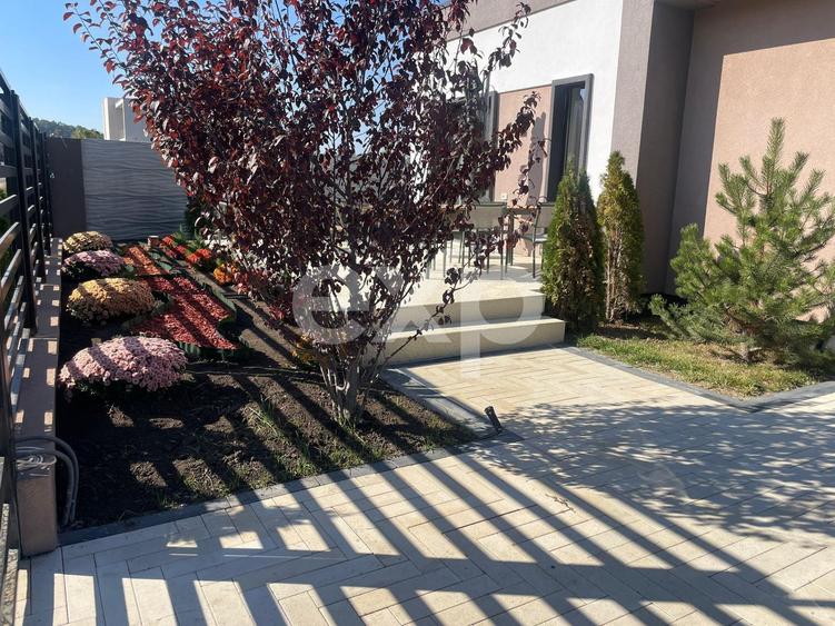 Casă individuală cu 4 camere cu Canalizare în Corbeanca