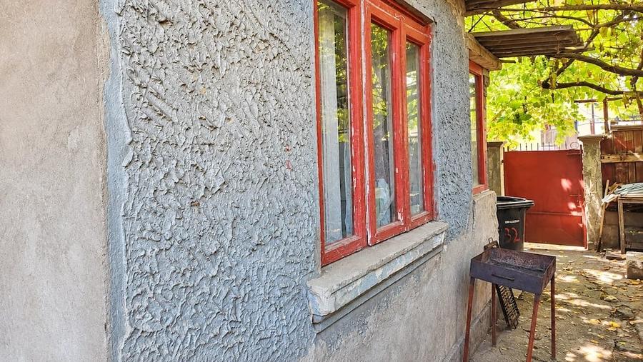 Casă cu 3 camere cu Teren 200 Mp în Exterior Vest
