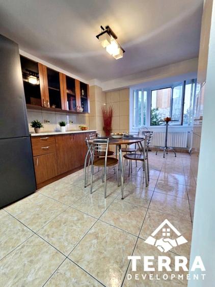 Apartament cu 3 camere decomandat în Faleza Nord