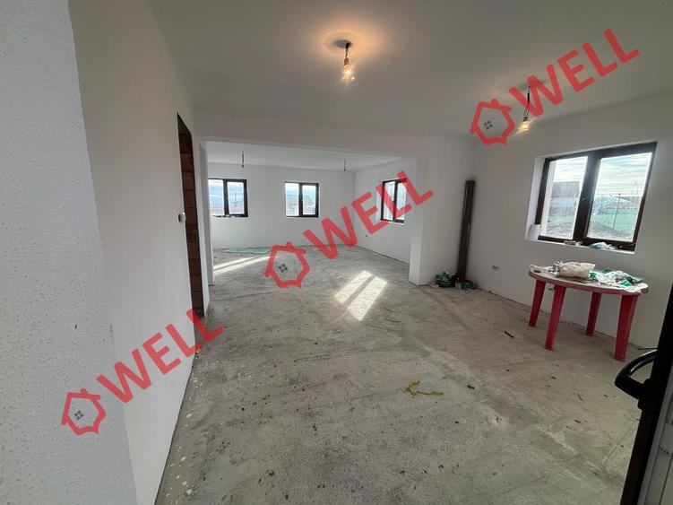 Casă cu 4 camere cu Teren 500 Mp în Arcuș