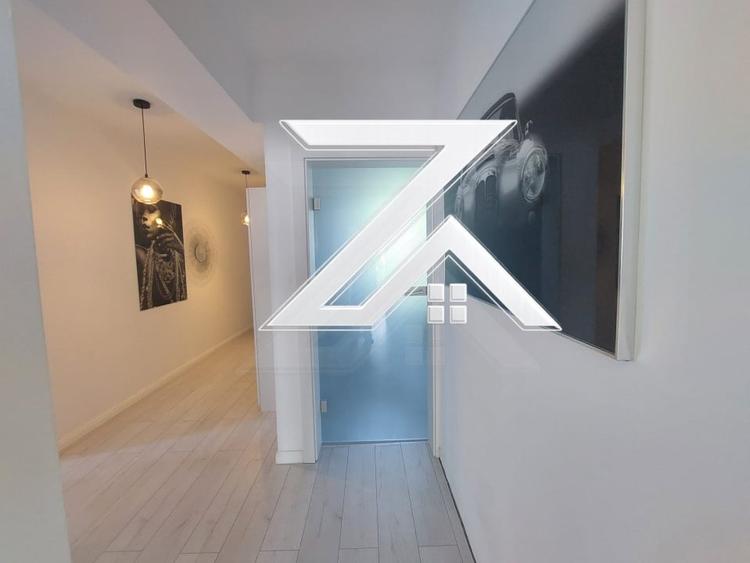 Apartament cu 3 camere decomandat, mobilat în Central