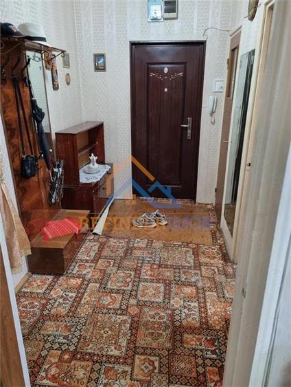 Apartament cu 4 camere decomandat în Berceni