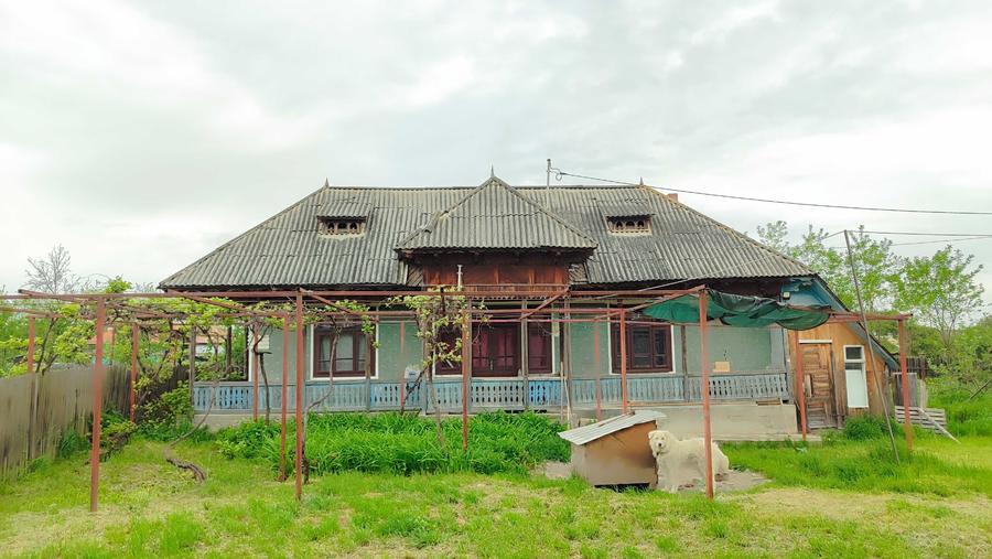Casă cu 3 camere în Căciulești