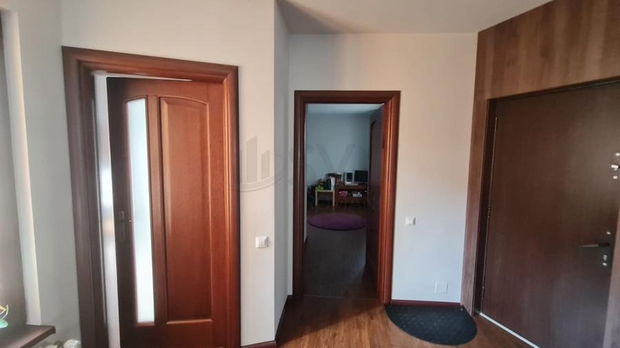 Casă individuală cu 5 camere cu Canalizare în Păcii