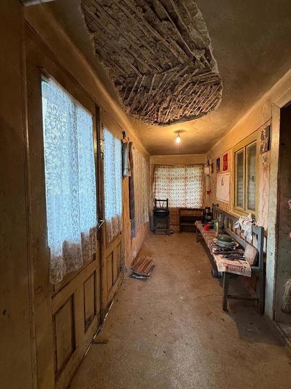 Casă cu 4 camere cu Teren 1000 Mp în Târnăvița
