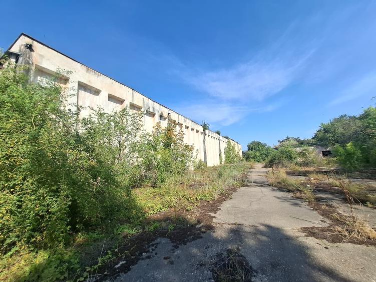 Spațiu industrial, de 6.8860001564026 mp, în Exterior Est