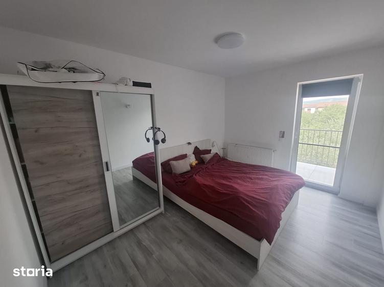 Casă cu 5 camere cu Teren 400 Mp în Gilău