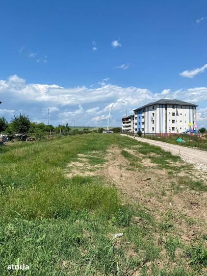 Teren de 400 mp, în Ișalnița