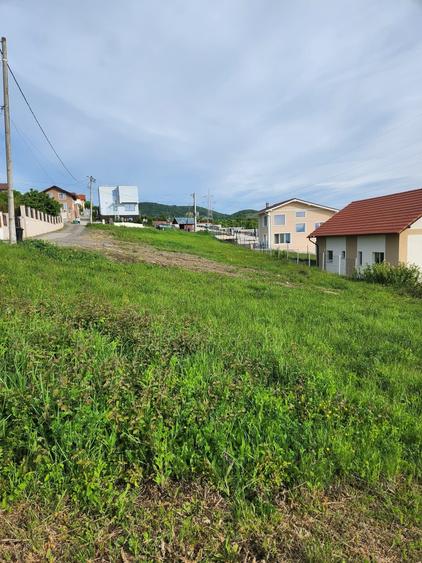 Teren de 700 mp, în Vulcan