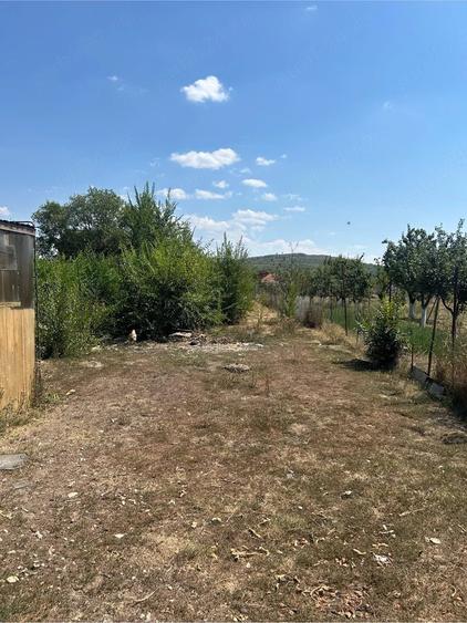 Casă cu 5 camere cu Teren 1031 Mp în Haieu