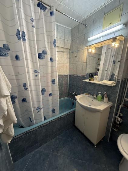 Apartament cu 2 camere decomandat, mobilat în Micro 20