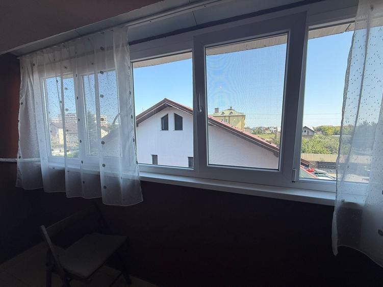 Penthouse cu 4 camere decomandat în Berceni