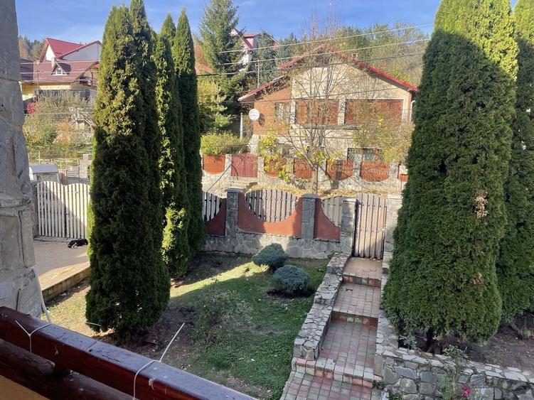Casă cu 4 camere cu Teren 450 Mp în Central