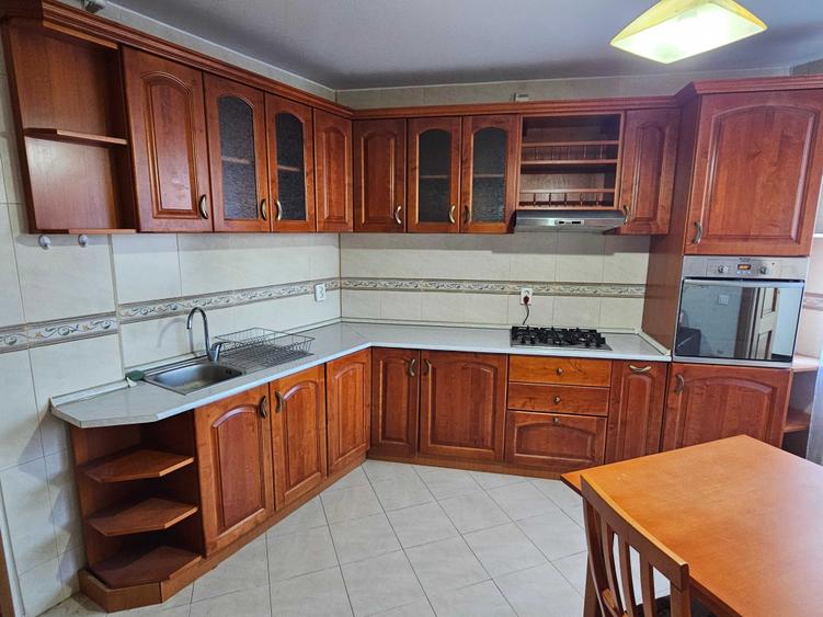 Apartament cu 2 camere decomandat în Lacul Morii