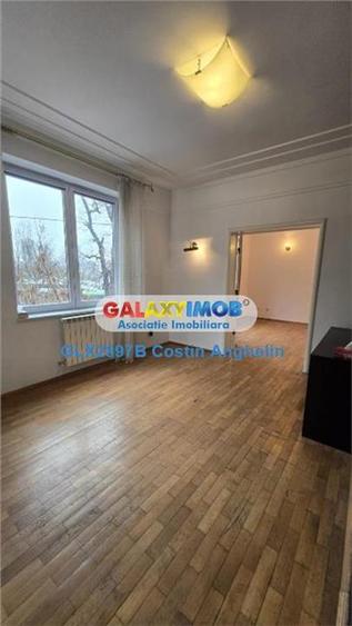 Casă cu 5 camere cu Teren 60 Mp în Cișmigiu