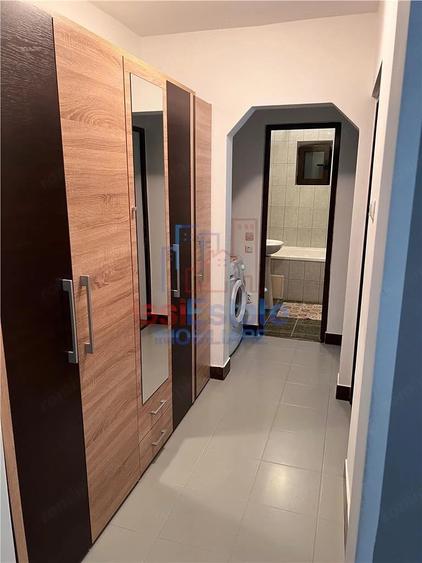 Apartament cu 3 camere decomandat în Filiași