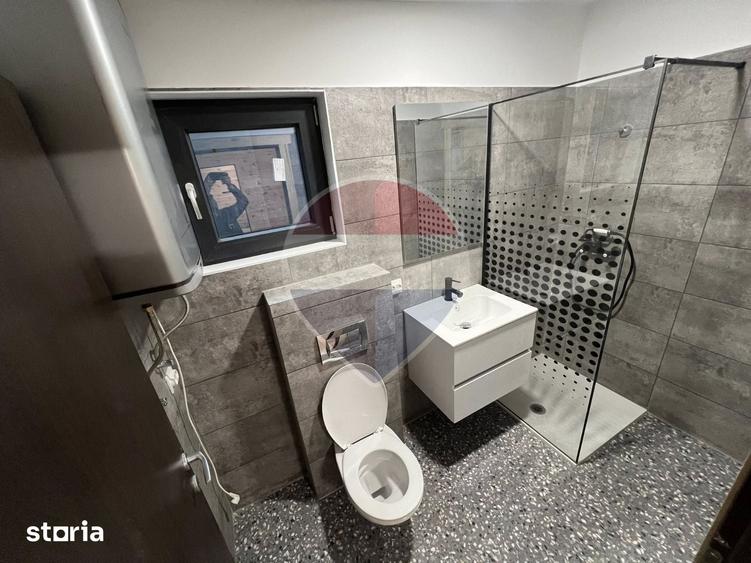 Casă cu 2 camere cu Teren 500 Mp în Cislău