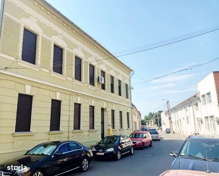 Apartament cu 2 camere nedecomandat în Central