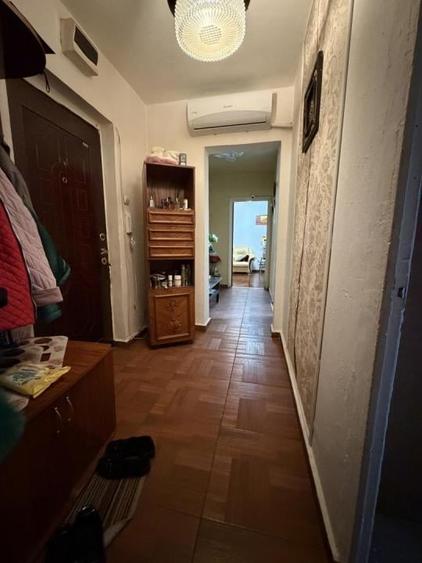 Apartament cu 4 camere în Crângași