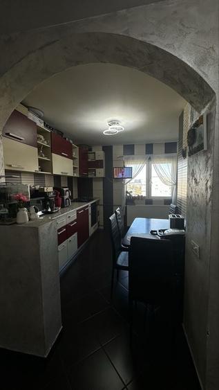 Apartament cu 3 camere decomandat în 13 Septembrie