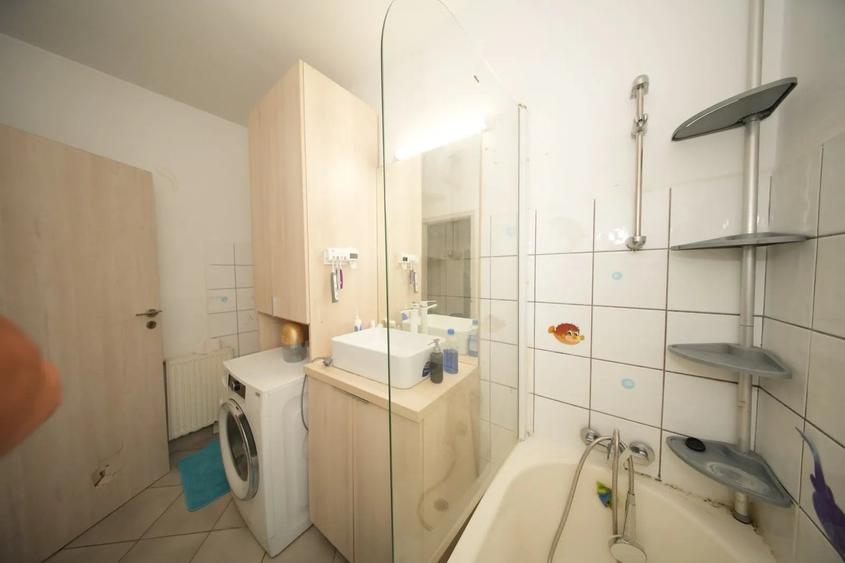 Apartament cu 2 camere decomandat în Drumul Taberei