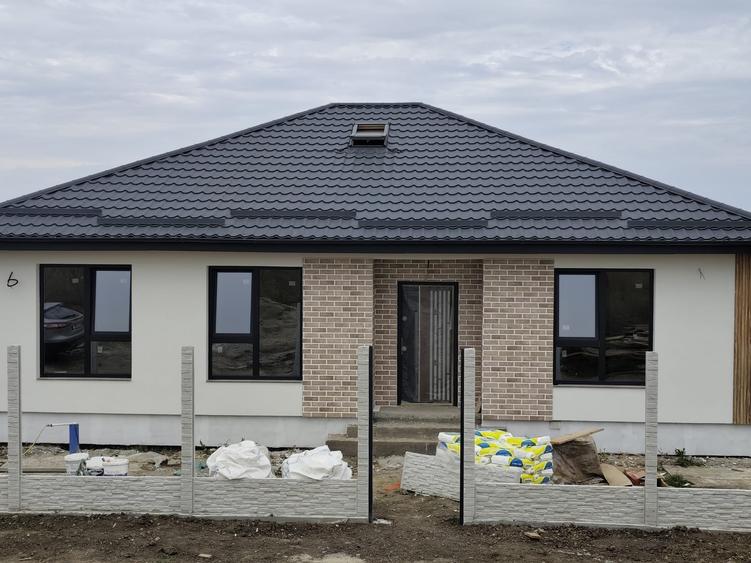 Casă cu 4 camere cu Teren 380 Mp în Bâcu
