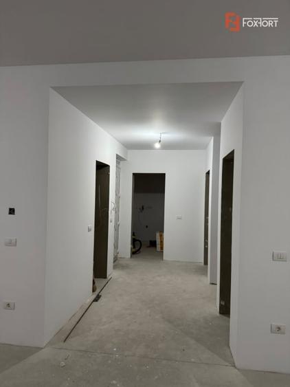 Duplex cu 5 camere cu Canalizare în Dumbrăvița