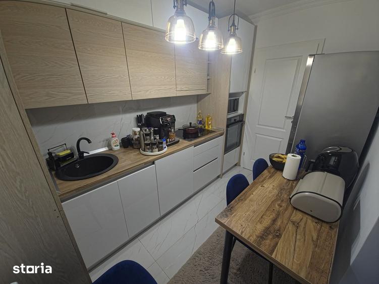 Apartament cu 4 camere în Tomis Nord